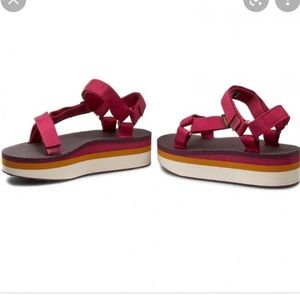 Teca sandals